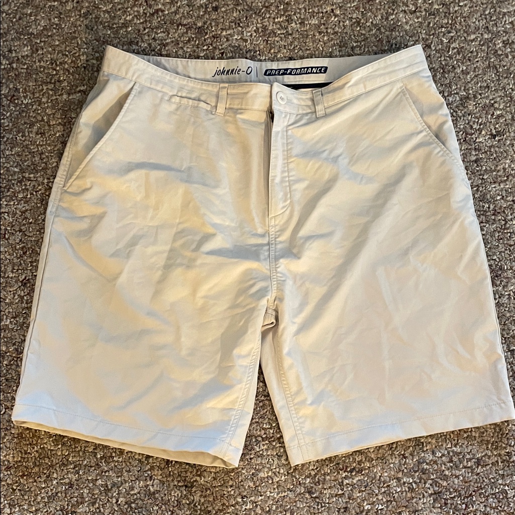 Johnnie-O Men's Cream Flat Front Performance Shorts